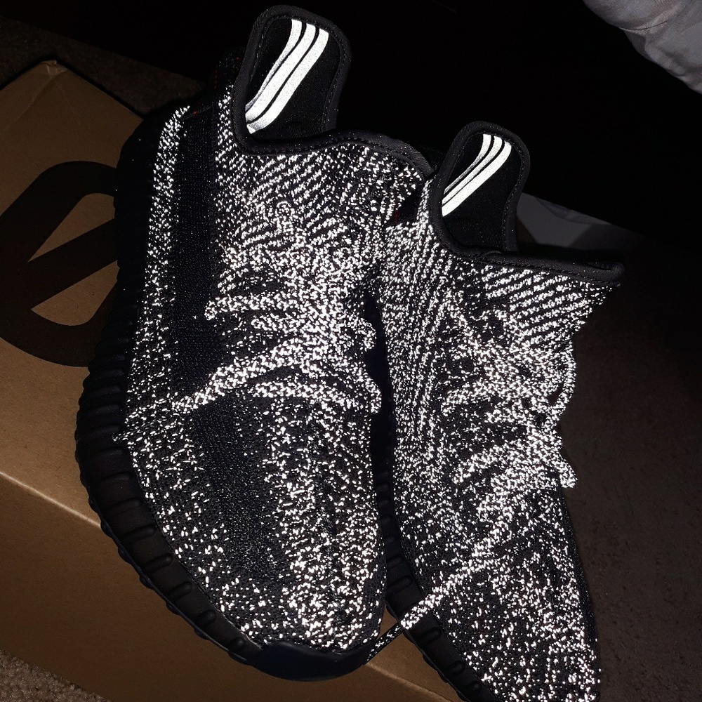 Yeezy boost 350 v2 black reflective